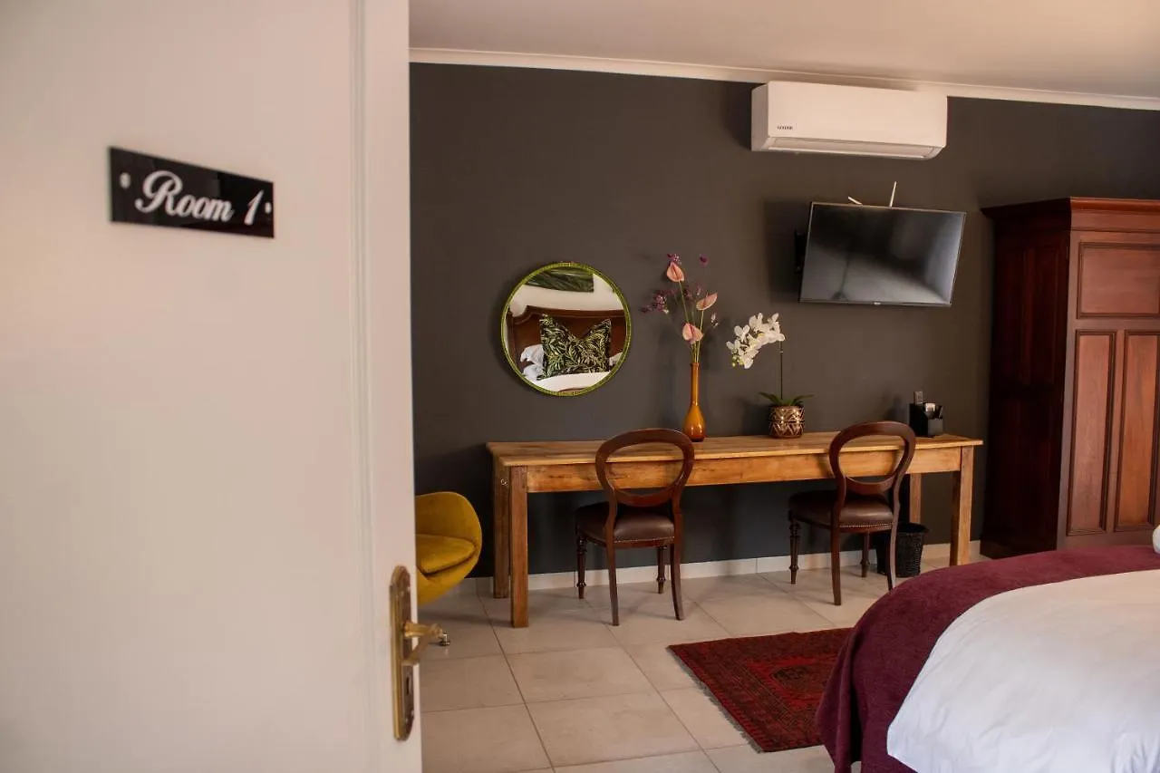 5 Rembrandt Guesthouse Somerset West